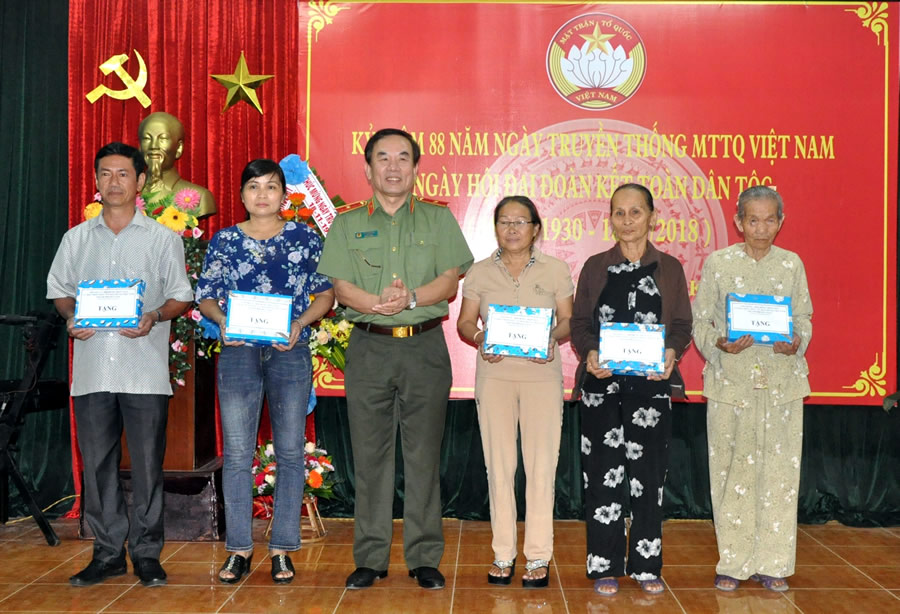 ngay hoi dai doan ket 3