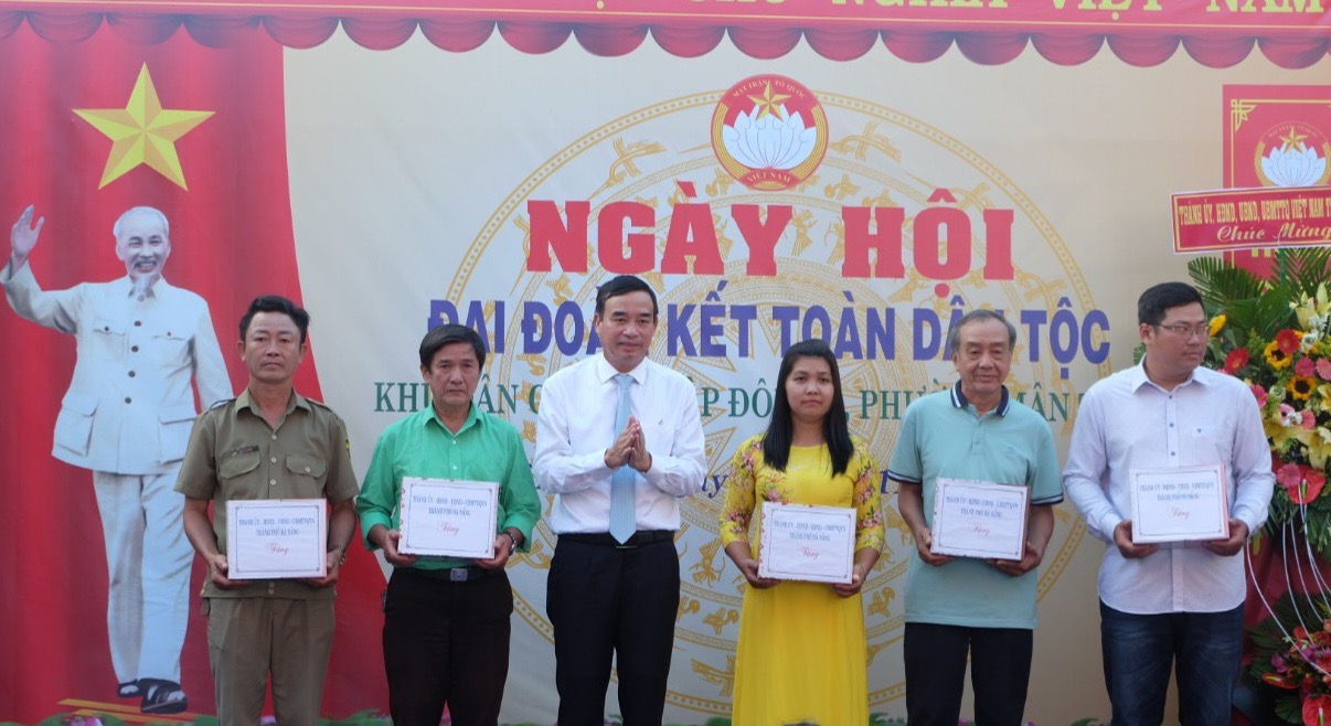 ngay hoi dai doanh ket toan dan toc o man lap dong 2 1