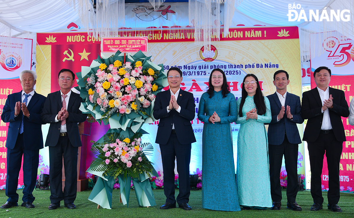 ngay hoi toan dan 50 nam ngay giai phong que huong 9