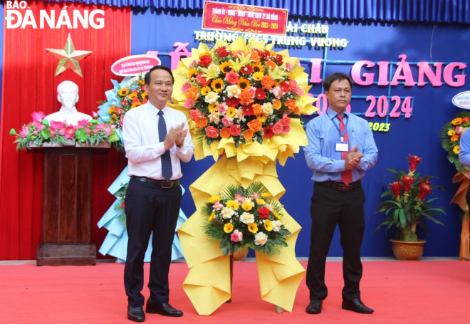 ngay khai giang 2023 8