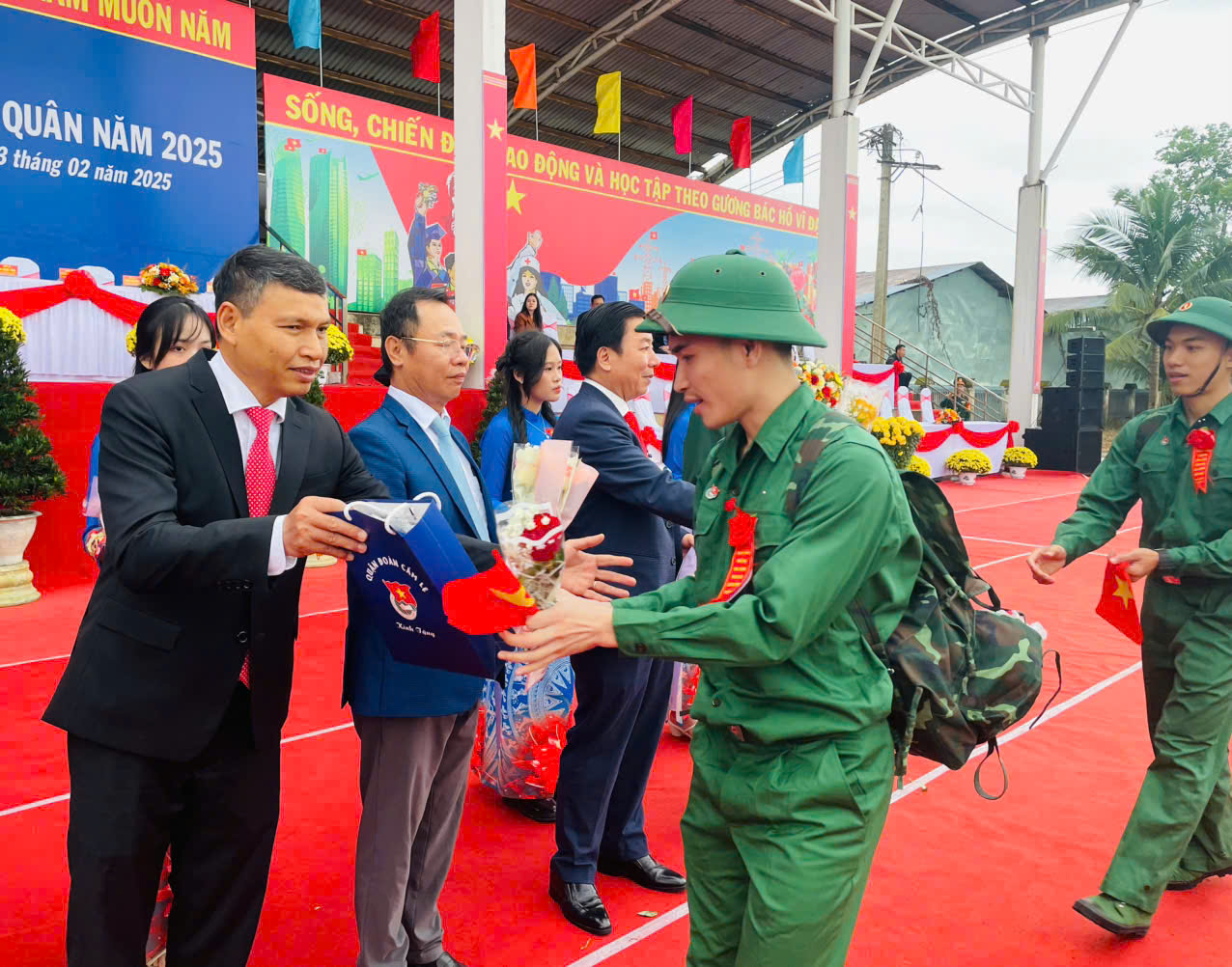 nghia vu quan su 2025 11