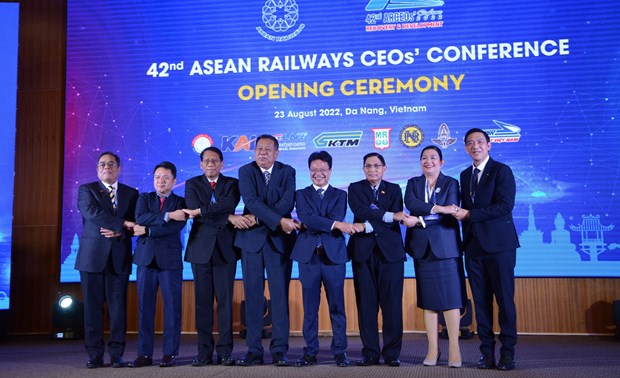 officials from the railway industry