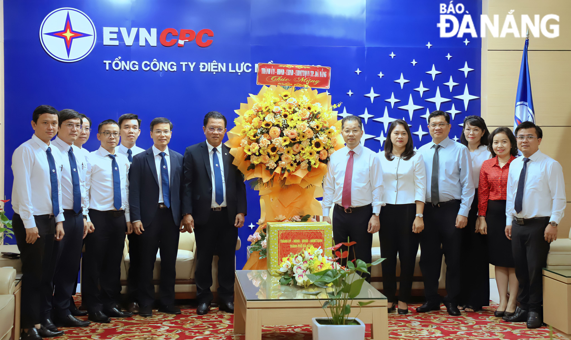 ong nguyen van quang chuc mung ngay doanh nhan vn 1