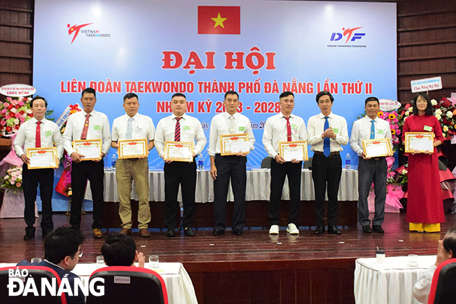 ong tran chi cuong lam chu tich lien doan taekwondo tp 1