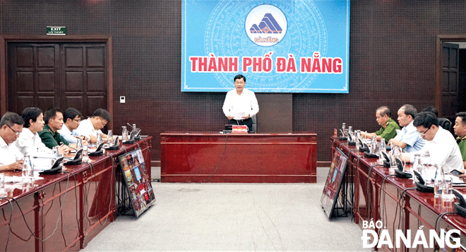 ong tran phuoc son chu tri cuoc hop 1309
