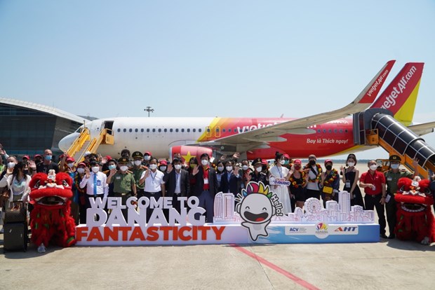 passengers welcomed at da nang airport