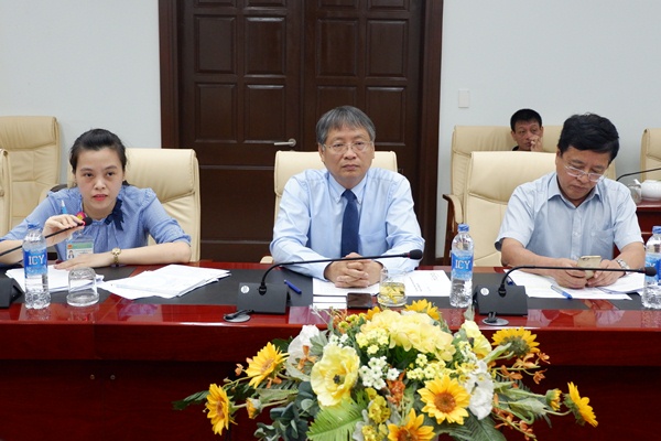 pct chu tri buoi lam viec