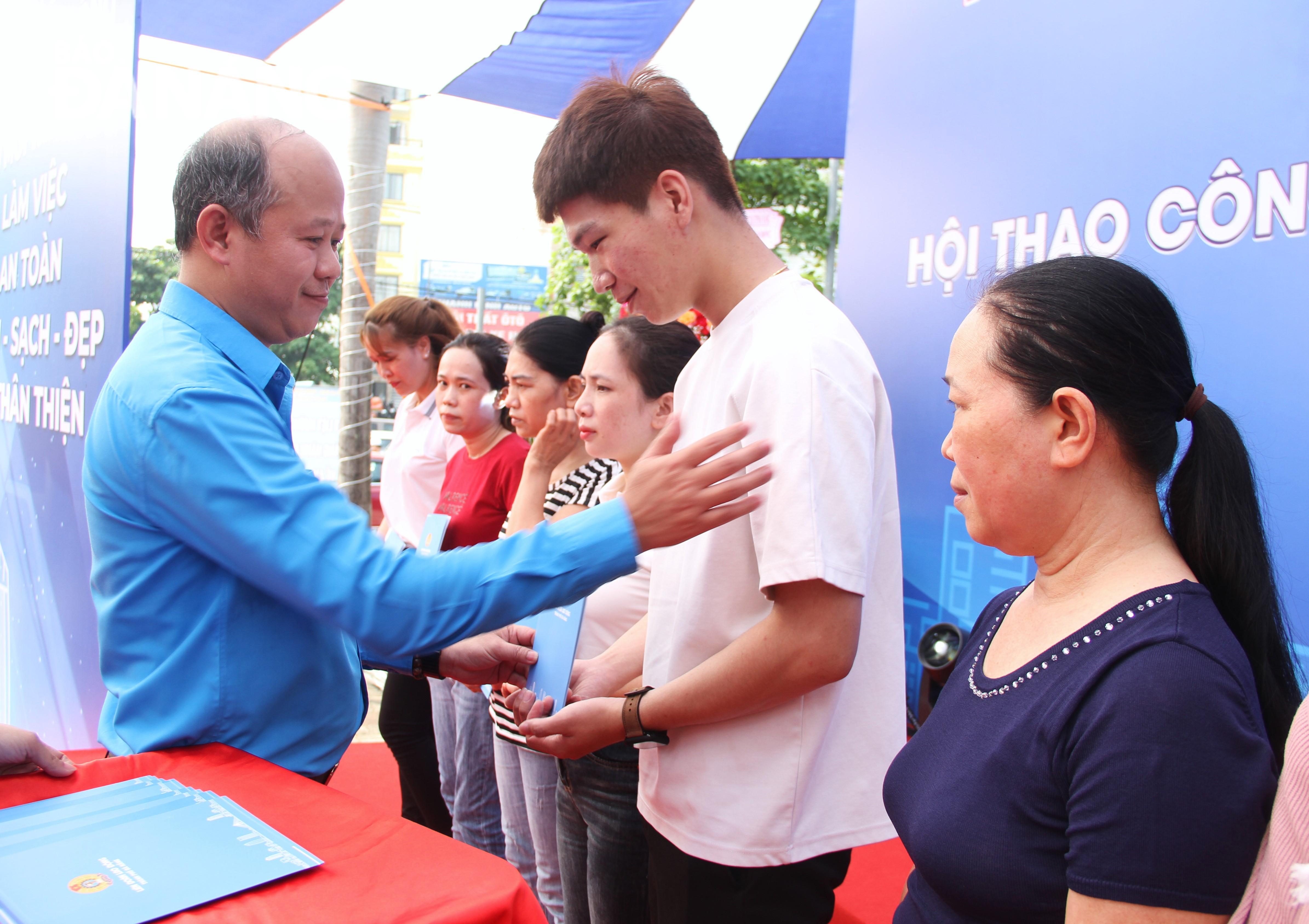 phat dong thang cong nhan 2024 4