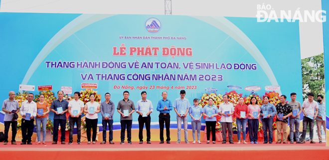 phat dong thang cong nhan nam 2023 2