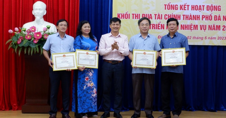 phat dong thi dua khoi tai chinh thanh pho 1