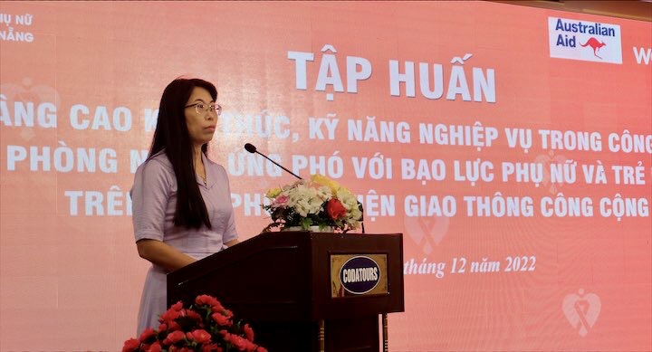 phong ngua bao luc voi phu nu va tre em tren cac phuong tien cong cong