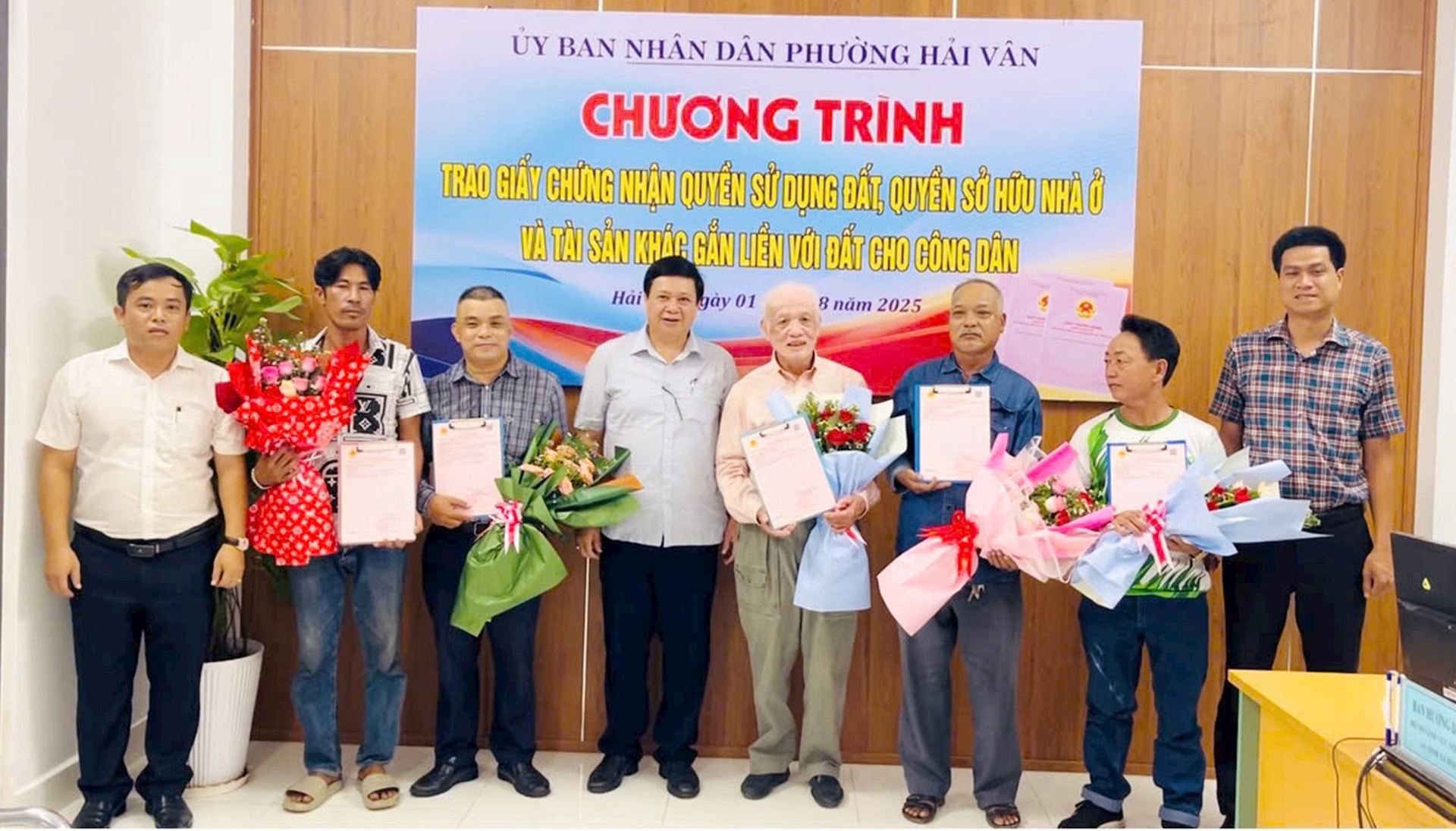 phuong hai van trao so hong 8 2025