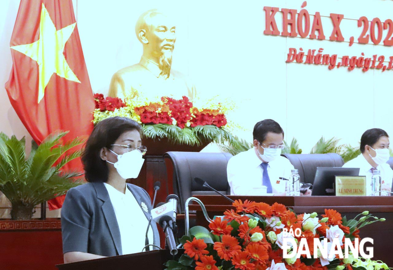 presenting a report