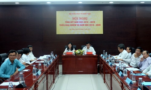 quang c e1 ba a3nh h e1 bb 99i ngh e1 bb 8b t e1 ba a1i c4 91i e1 bb 83m c e1 ba a7u c4 90 c3 a0 n e1 ba b5ng