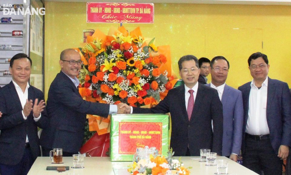 ra quan dau nam 1