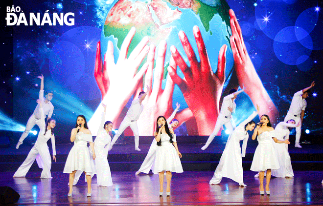 singers performing the 27the world together 27 song