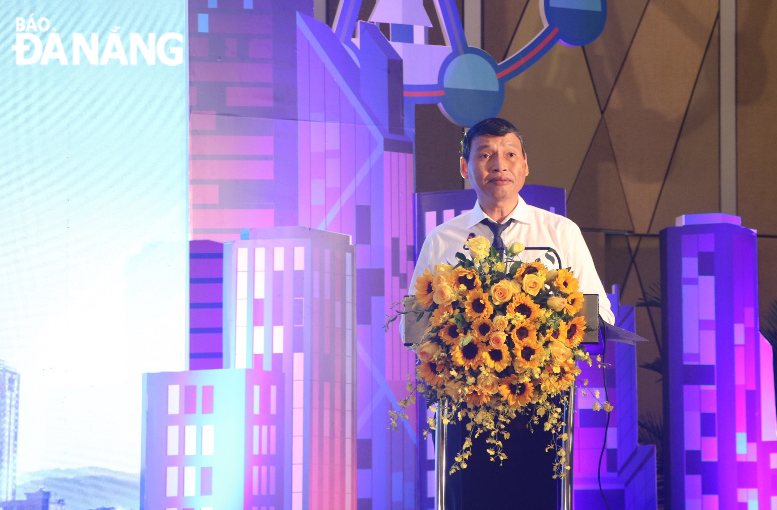 speaking at the monday seminar