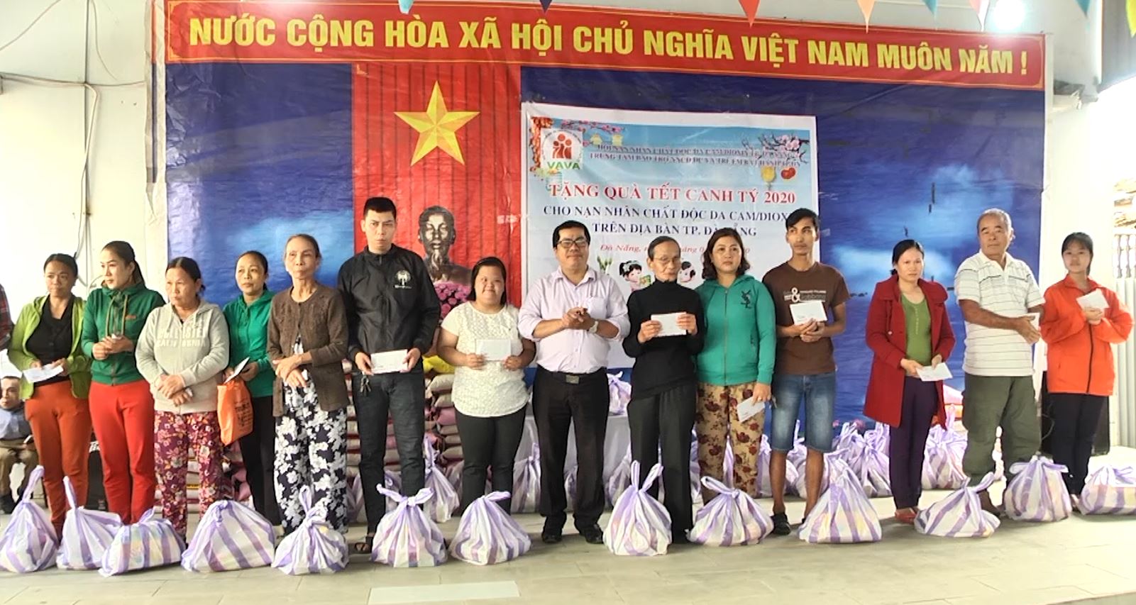 t e1 ba b7ng qu c3 a0 t e1 ba bft canh t c3 bd 2