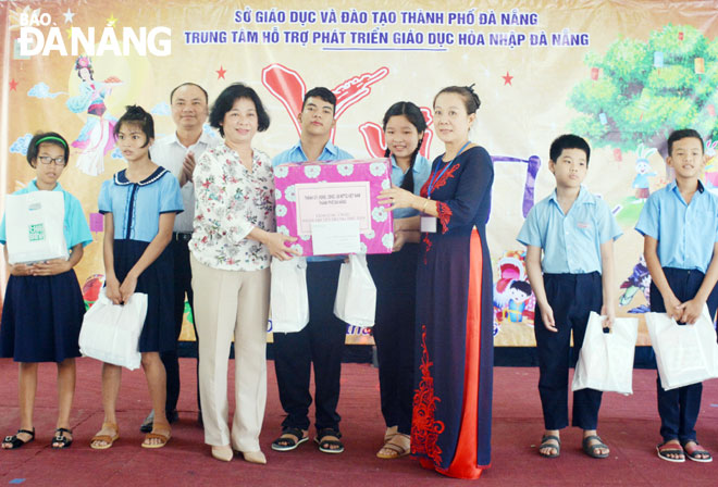 t e1 ba b7ng qu c3 a0 trung t c3 a2m h e1 bb 97 tr e1 bb a3 ph c3 a1t tri e1 bb 83n gi c3 a1o d e1 bb a5c h c3 b2a nh e1 ba adp c4 90 c3 a0 n e1 ba b5ng
