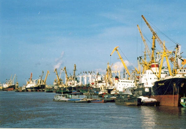 tai thuyen neo dau