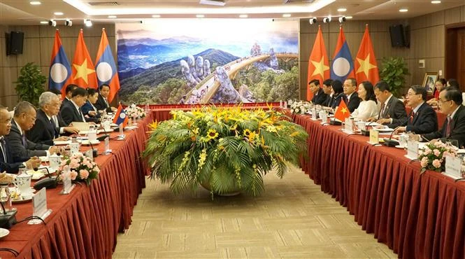 talks 8921 jpg