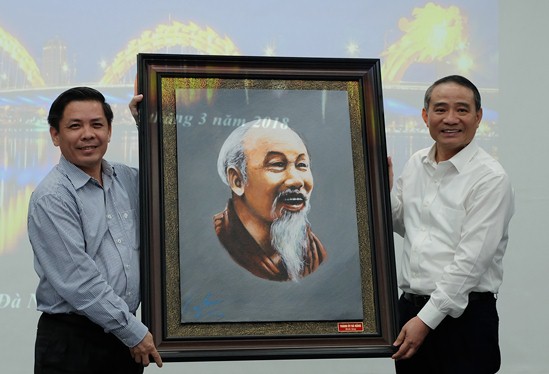 tang qua luu niem