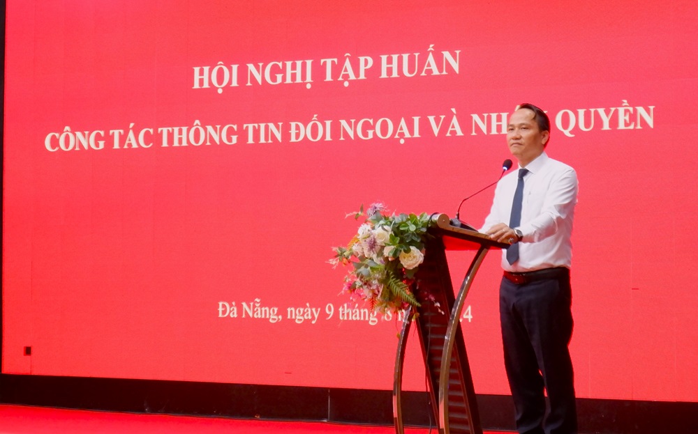 tap huan cong tac doi ngoai va nhan quyen