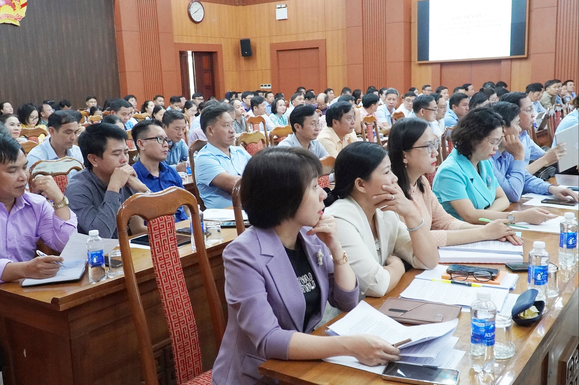 tap huan cong tac hdnd cho dai bieu cap xa 1