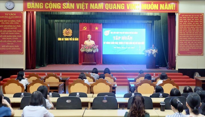 tap huan ky nang cho quan ly nu