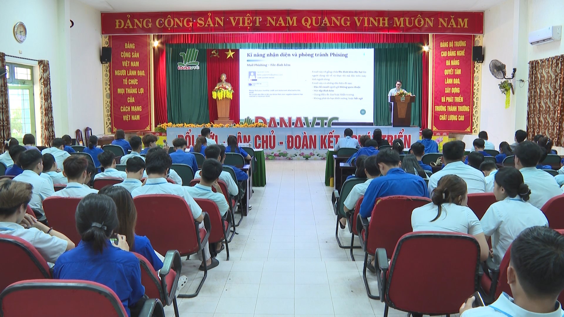 tap huan ky nang lua dao tren khong gian mang