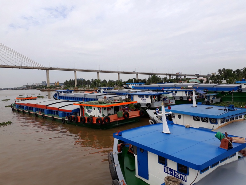 tau thuy