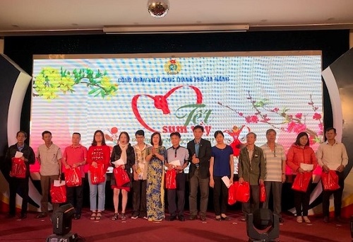 tet sum vay