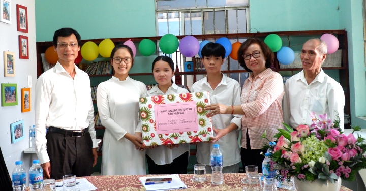 th c4 83m 2c t e1 ba b7ng qu c3 a0 trung t c3 a2m b e1 ba a3o tr e1 bb a3 tr e1 ba bb em c4 91 c6 b0 e1 bb 9dng ph e1 bb 91 c4 90 c3 a0 n e1 ba b5ng