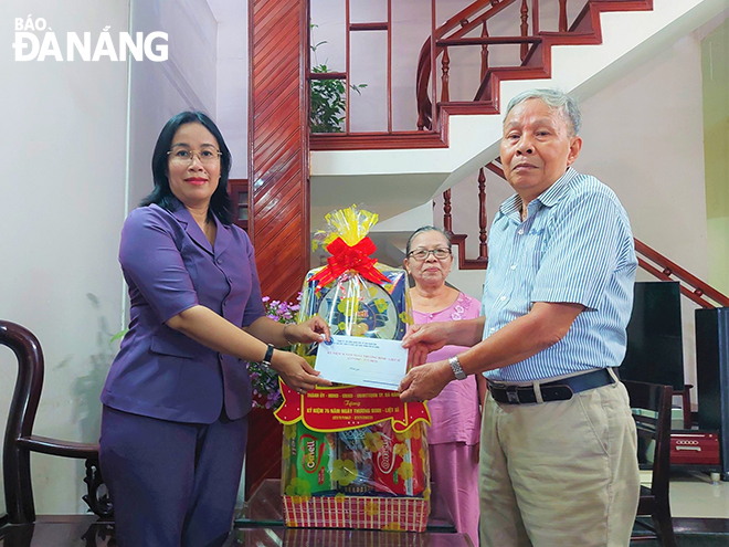 tham 2c tang qua gia dinh chinh sach 3