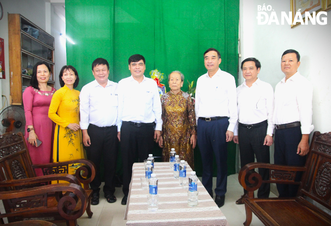 tham 2c tang qua gia dinh chinh sach 5