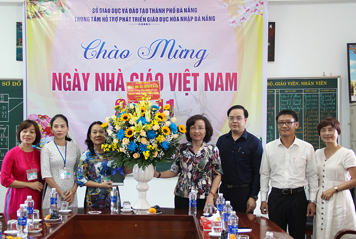 tham cac co so giao duc nhan ngay 20 11 1711