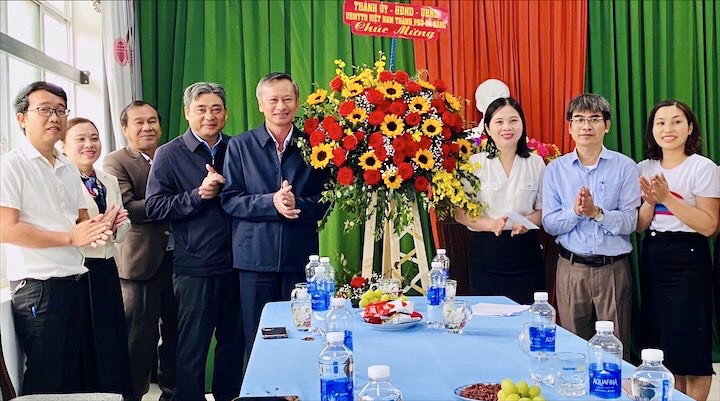tham cac don vi y te nhan ngay thay thuoc viet nam 7