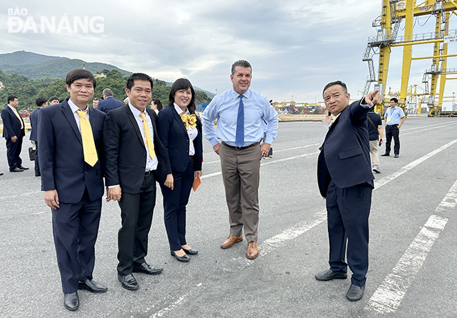 thanh pho oakland tham cang da nang 1