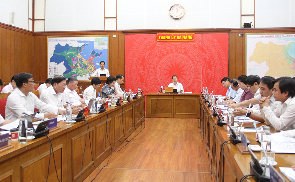 thanh uy lam viec voi huyen hoa vang 270324 2