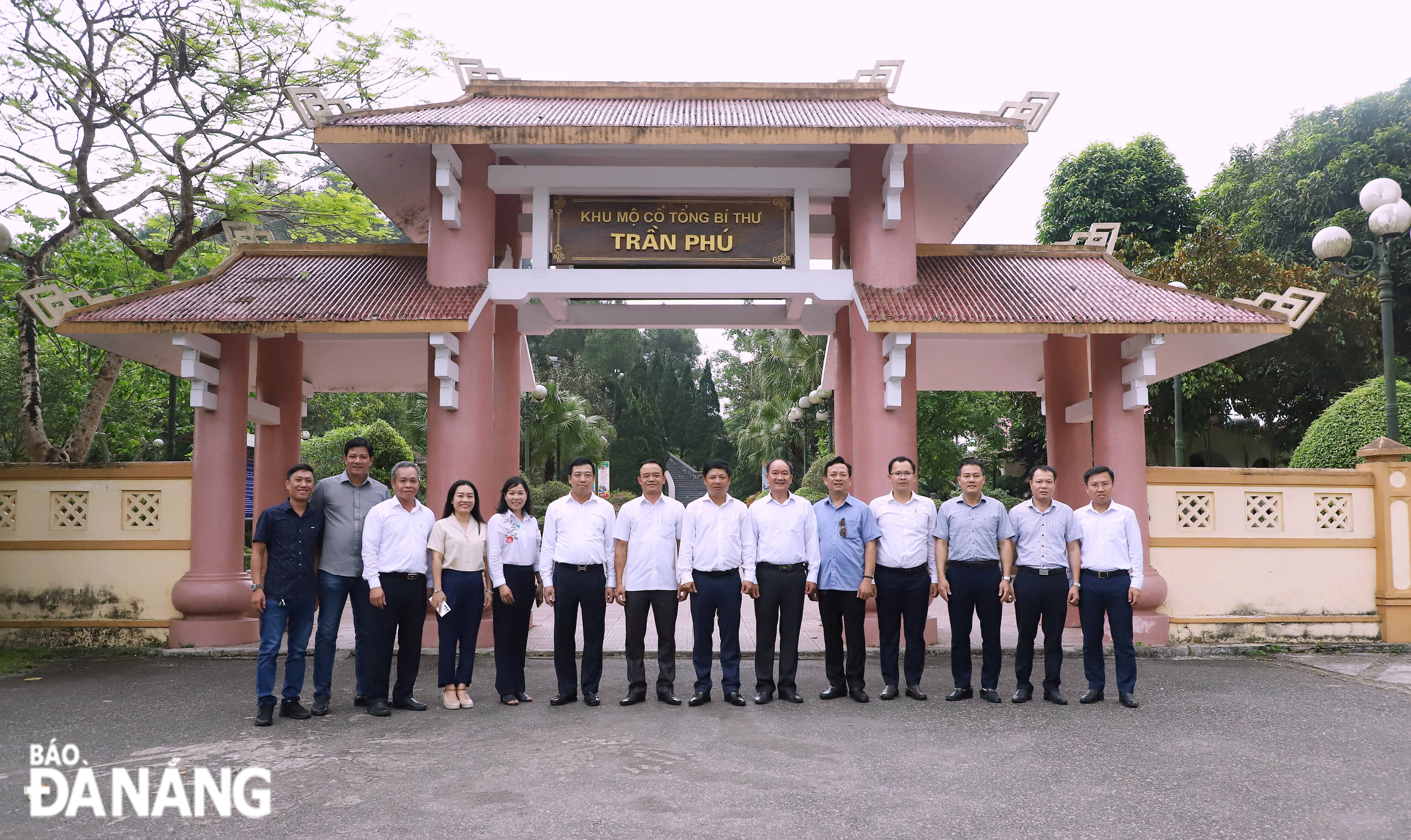 thap huong mo tong bi thu tran phu 1