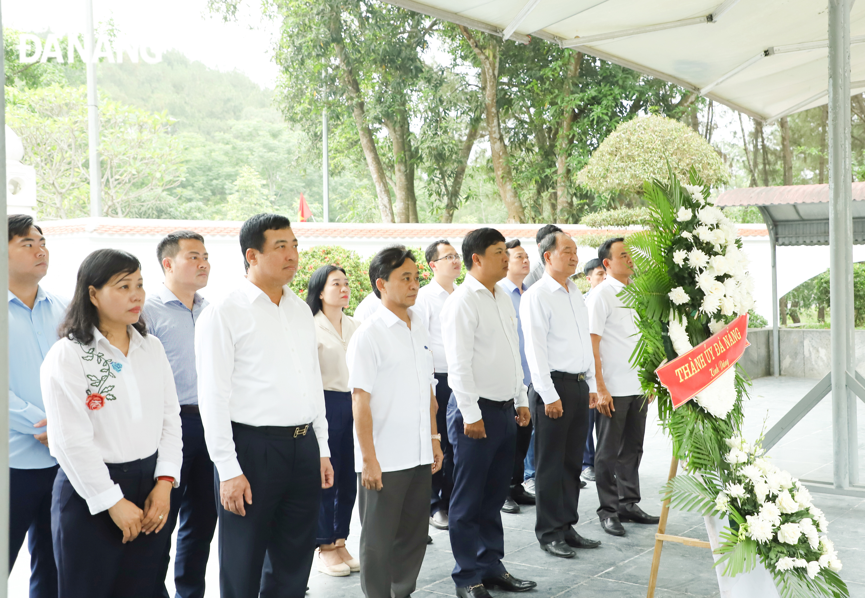 thap huong mo tong bi thu tran phu 2
