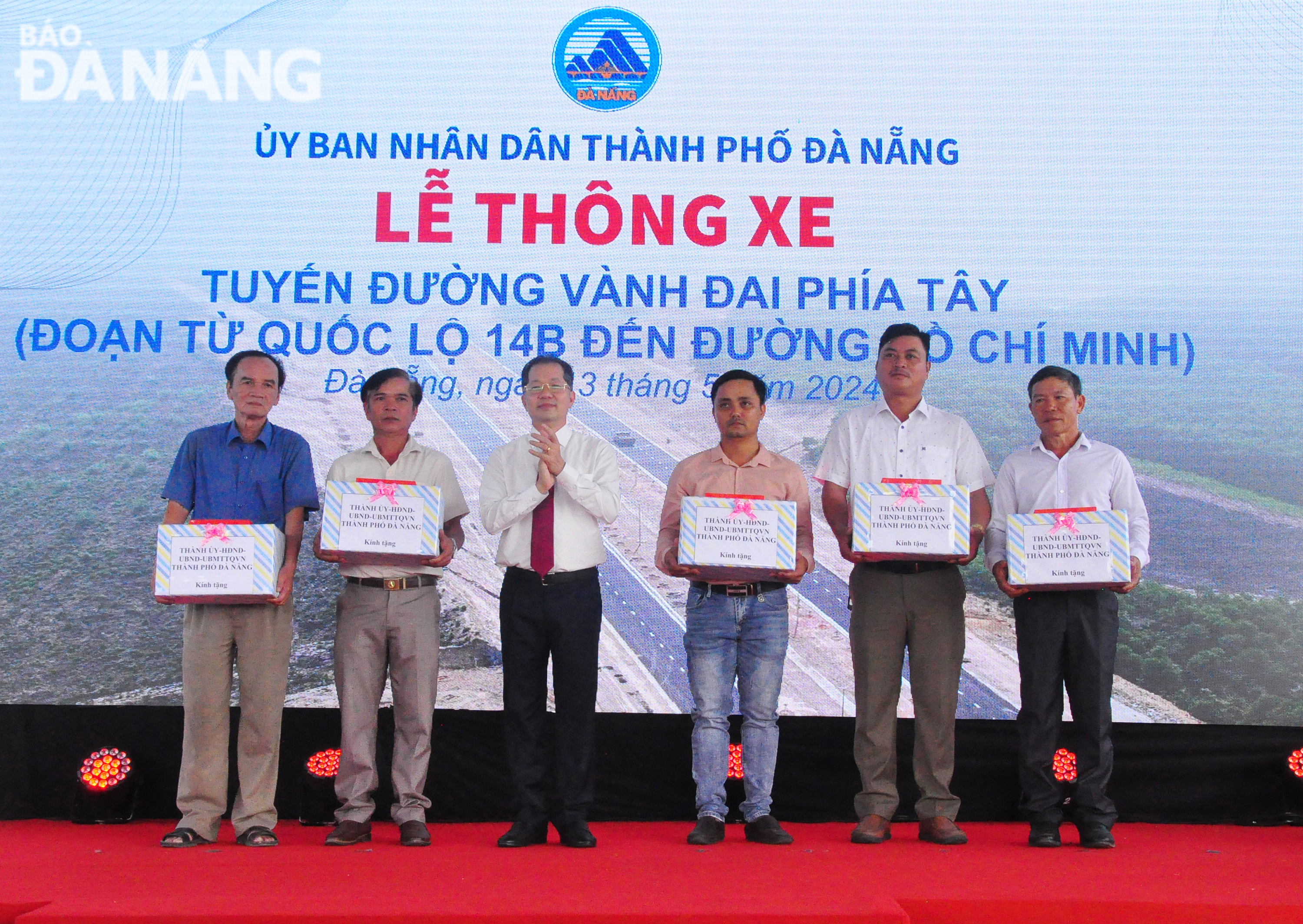 thong xe duong vanh dai phia tay 1