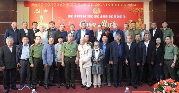 thuong tuong tran quoc to chuc tet thanh pho 1