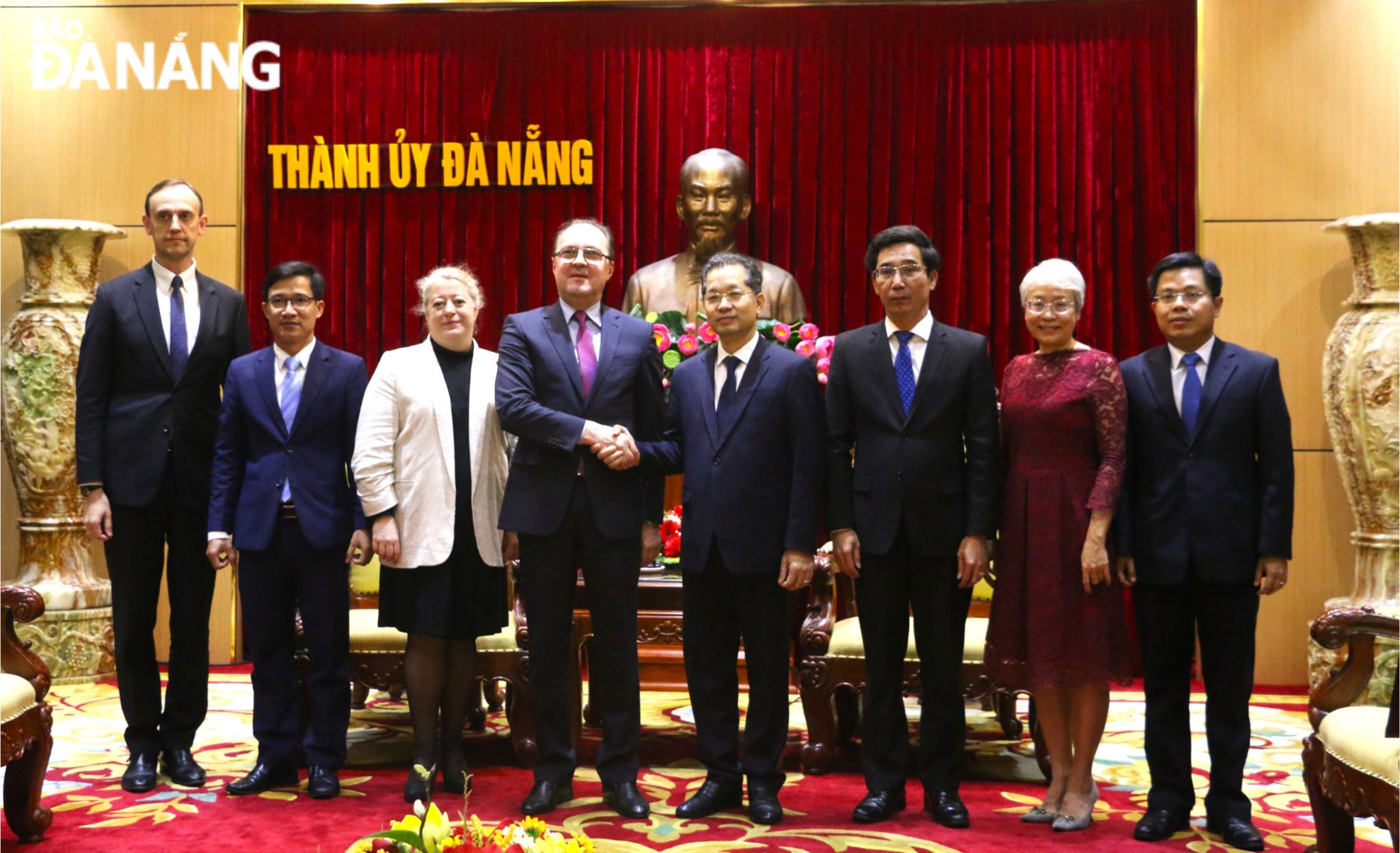 tiep dac menh toan quyen lien bang nga 1