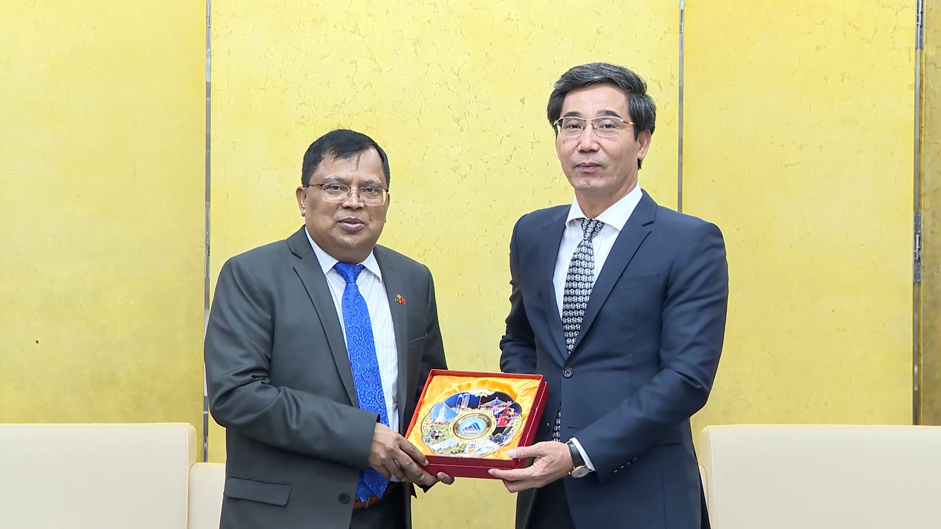 tiep dai su cong hoa nhan dan bangladesh