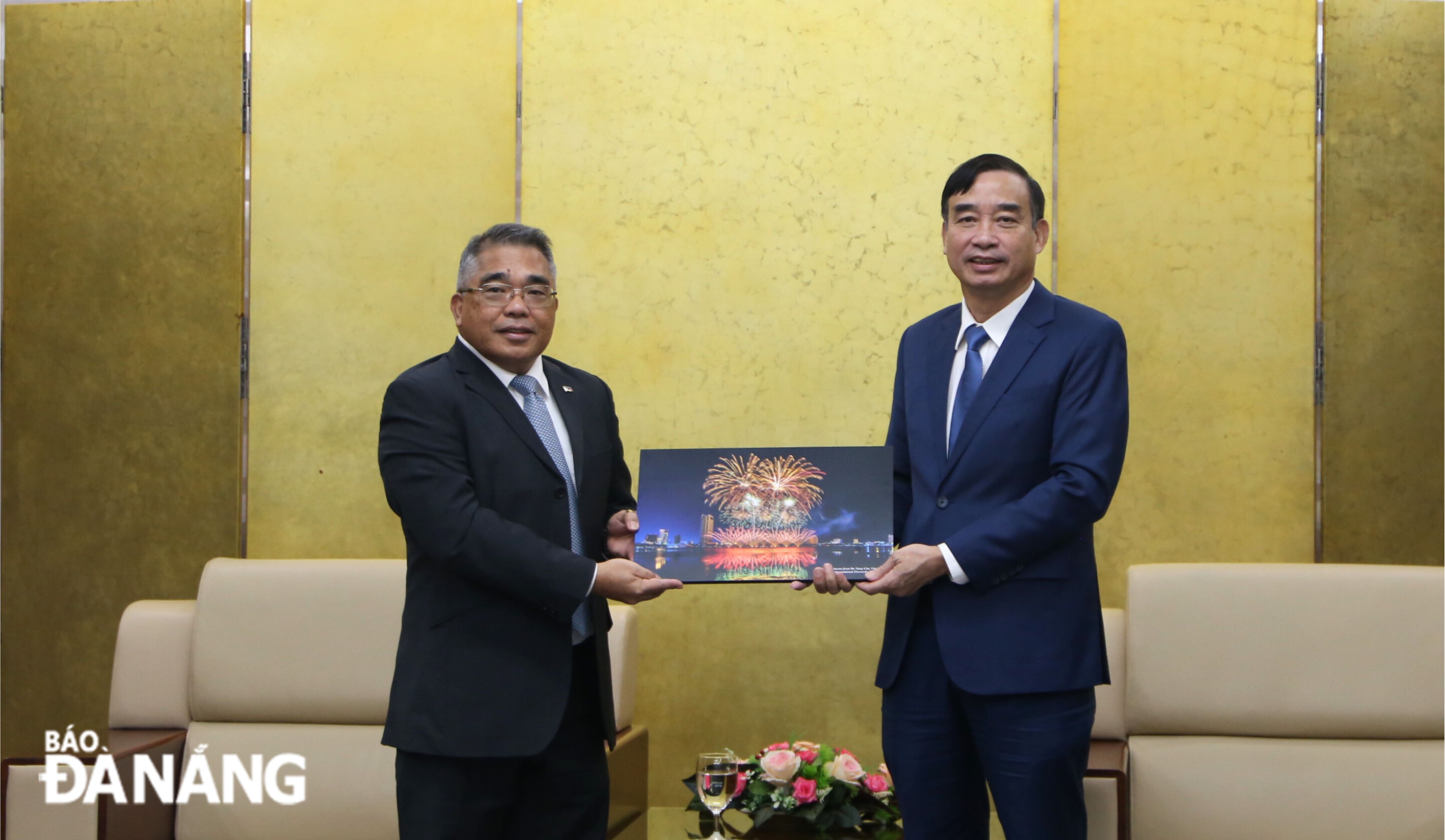 tiep dai su philippin 252024