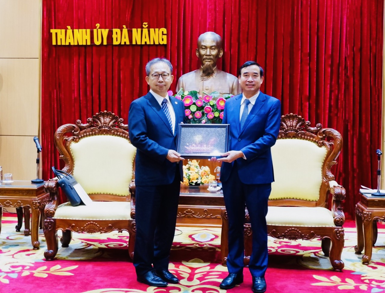 tiep dai su quan nhat ban