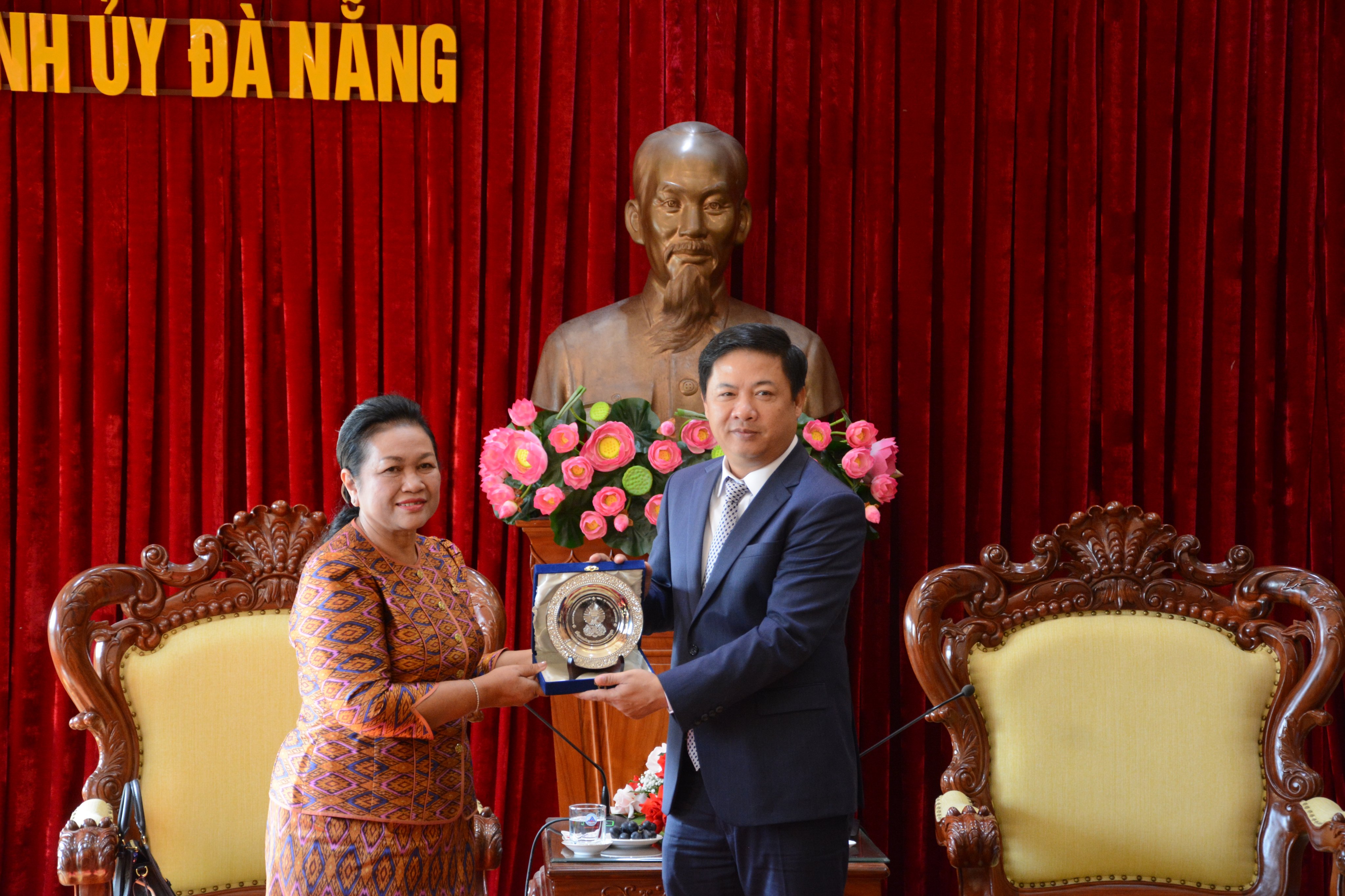 tiep doan thuong vien campuchia 1