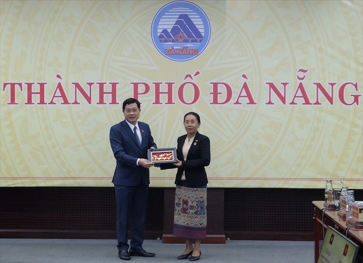 tiep doan tinh attapeu 1