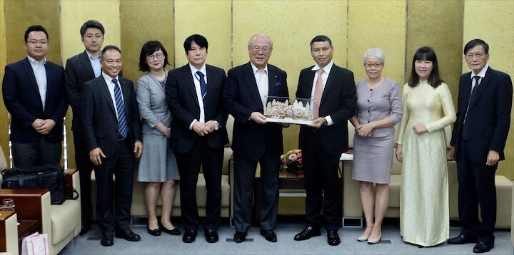 tiep nguyen bo truong nong lam thuy san nhat ban